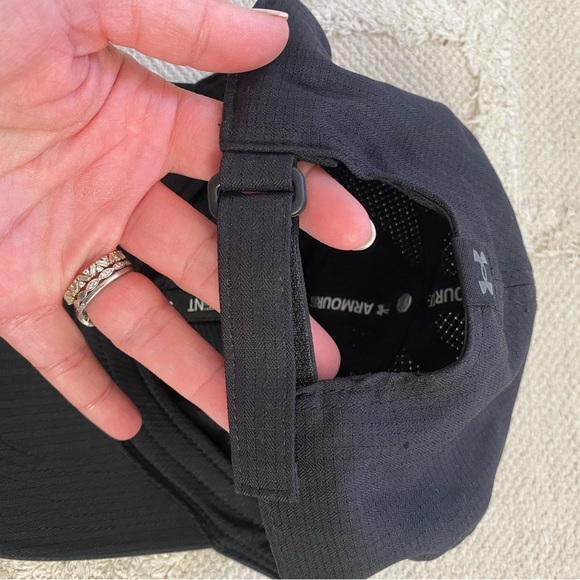 Men’s performance hat - Picture 3 of 3